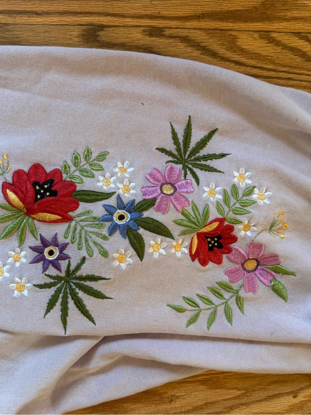 Wildfox embroidered floral sweatpants - Picture 6 of 6